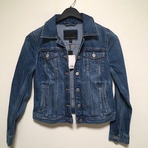 Women’s classic Jean jacket Banana Republic small brand new